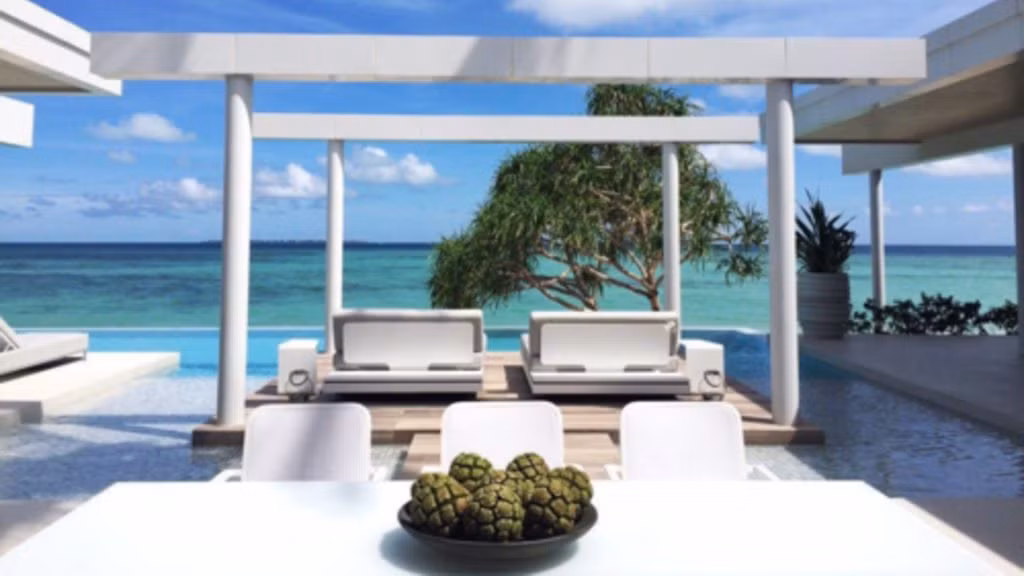  Resort này còn tự nuôi ong để lấy mật.