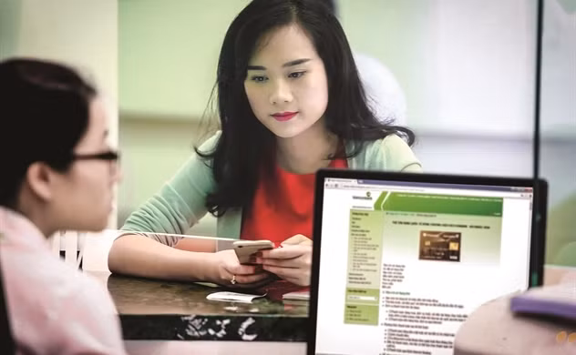 Nhung chuyen soc choang dang sau 