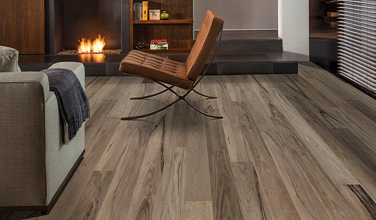 Bởi thông thường, sau vài năm sử dụng, hầu hết mọi người sẽ thay mới sàn nhà để làm mới nội thất trong khi sàn chưa hỏng.