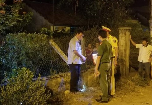 Thanh nien bay qua hang rao 2m chet trong vuon nha dan, he lo nguyen nhan