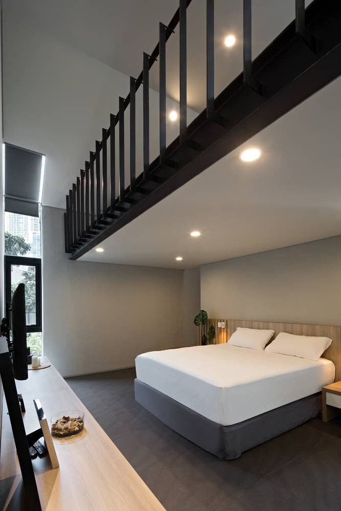 Phòng ngủ đôi có gác lửng giúp tăng diện tích sinh hoạt cá nhân.