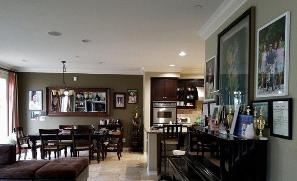 Phòng khách nối liền phòng ăn và nhà bếp. Ảnh: Ngoisao.vn