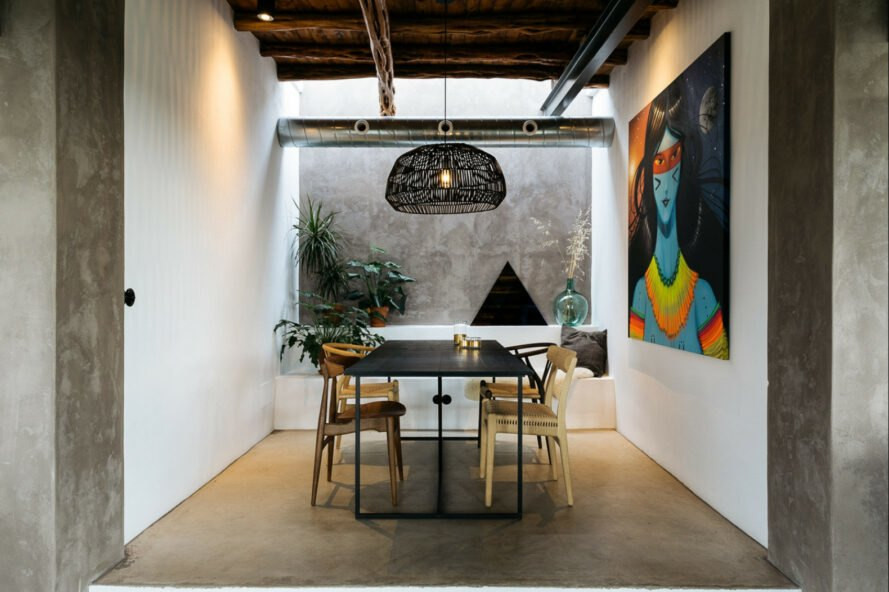 Ngôi nhà còn có hệ thống thông gió và ánh sáng tự nhiên.