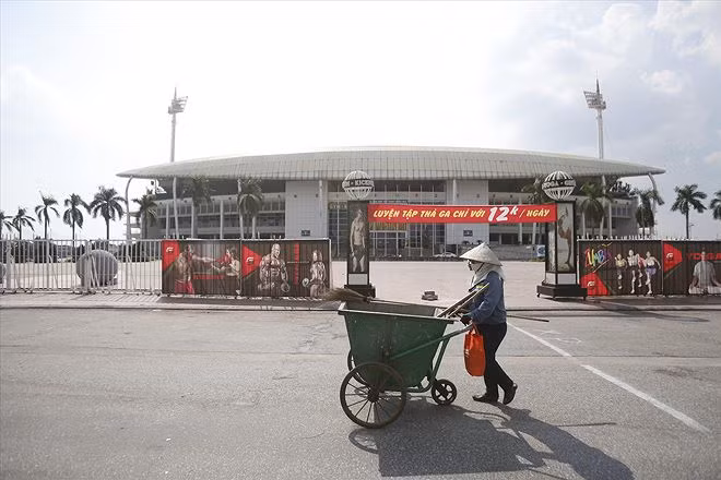 Khu liên hợp trải dài trên diện tích hơn 247 ha, gồm các công trình trọng điểm như: sân vận động trung tâm, bể bơi, trung tâm đào tạo bóng đá trẻ, khu công viên cây xanh và thể thao dành cho người lớn tuổi, bệnh viện thể thao, khu vực bán hàng…Ảnh: Tiền Phong.