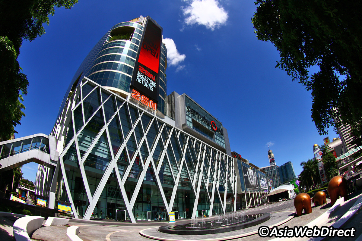 Năm 2000, tổng thu nhập từ bất động sản mang tới khoảng 80 triệu USD cho vua Thái Lan, bao gồm trung tâm thương mại CentralWorld, khách sạn Four Seasons gần đó. Ảnh: Bangkok.