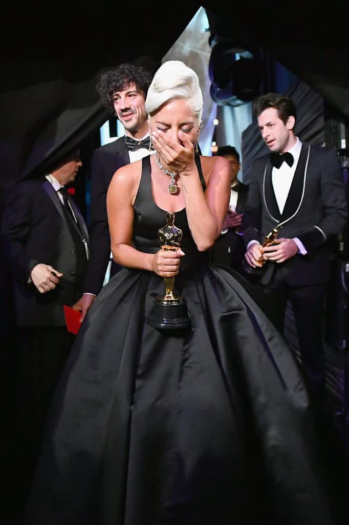 Lady Gaga bat khoc nuc no, nam chat tuong vang Oscar dau tien cua su nghiep-Hinh-4