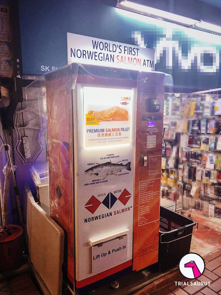 Tất cả 9 cây ATM cá hồi đều được chứng nhận bởi Cơ quan Môi trường Quốc gia Singapore. Ảnh: Trialsaurus.