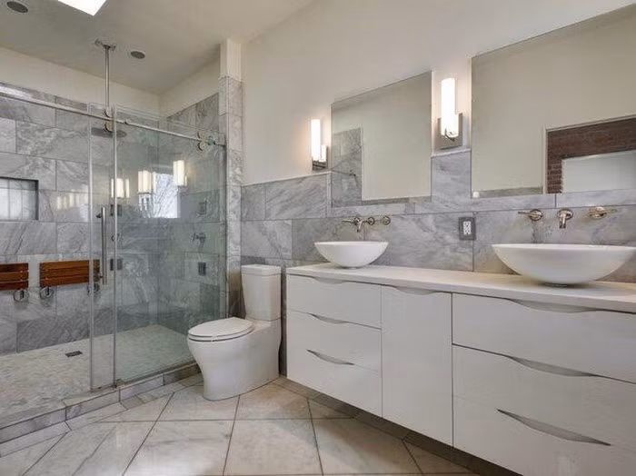 Một hệ thống khử mặn thẩm thấu ngược biến nước biển quanh đảo thành nước ngọt, có thể sử dụng cho ngôi nhà.