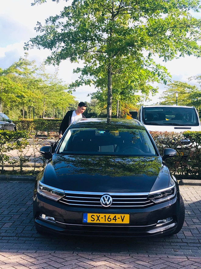 Chiếc xe sang mà Văn Hậu nhận là Volkswagen hiệu Passat đời 2017. Ảnh: ANTĐ.