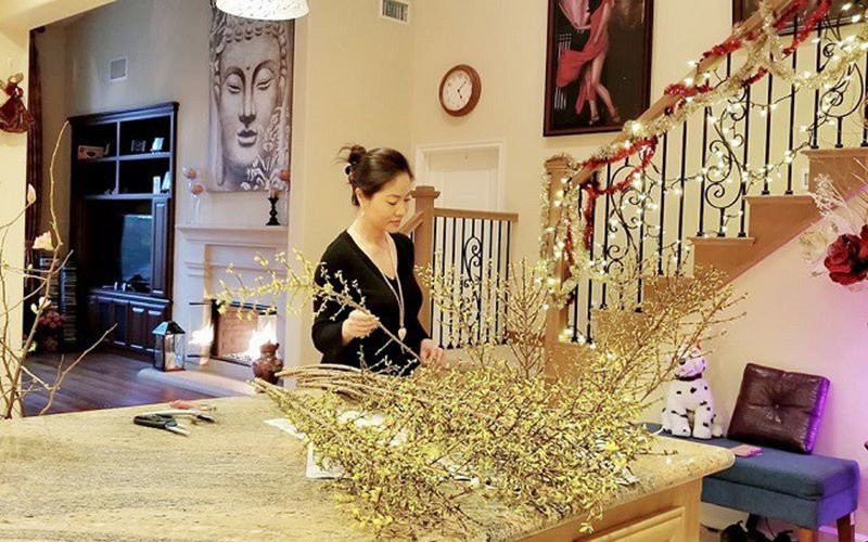 Còn tại Mỹ, bà mẹ 1 con cũng có cho mình căn nhà khác lớn không kém. Căn nhà được Hồ Lệ Thu trang trí với tông màu vàng ấm cúng.