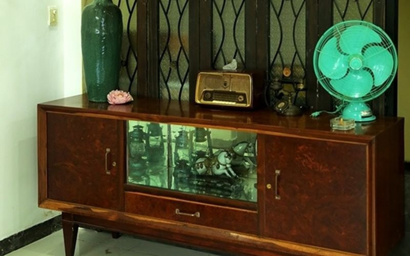 a sĩ Hồ Lệ Thu có sở thích sưu tầm đồ cổ, từ máy cassette, điện thoại đến quạt máy. Mỗi dịp đi du lịch, cô đều tìm mua các món đồ đem về trưng bày.