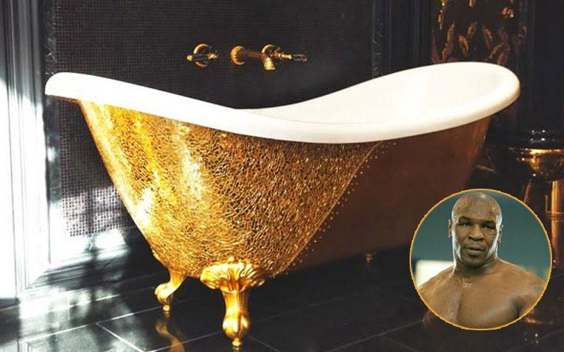 Bồn tắm bằng vàng trong nhà vận động viên quyền Anh Mike Tyson trị giá tới 2 triệu USD. Ảnh: Printest.