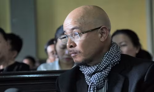 Ba Thao muon rut don ly hon, ong Vu phan ung bat ngo the nao?