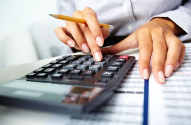 “Ong chu” CLB bong da TP HCM bi beu ten no thue 