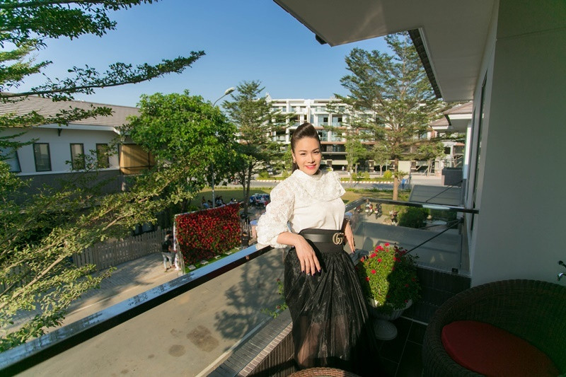 Ngam nha tien ty sang trong moi tau cua sao Viet