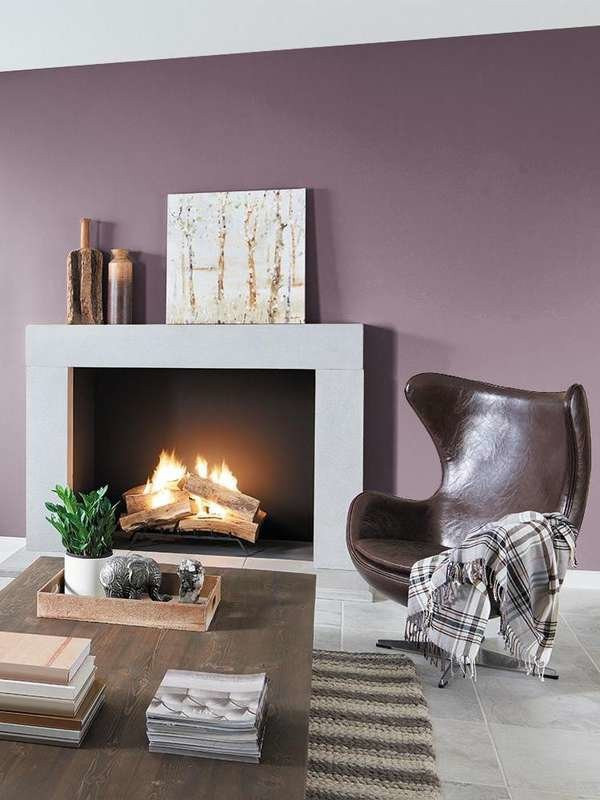 1. Màu tím pha xám. Màu tím có chút sắc xám, hay còn gọi là tím chết, một gam màu đủ tạo cảm giác bình tĩnh, yên vui, mang đến không gian sống vẻ đẹp sang trọng, thân mật và vô cùng lôi cuốn. Màu sơn nhà này cũng đủ sức để tạo nên sự khởi sắc đầy táo bạo, thu hút sự chú ý của mọi người khi đến đây.