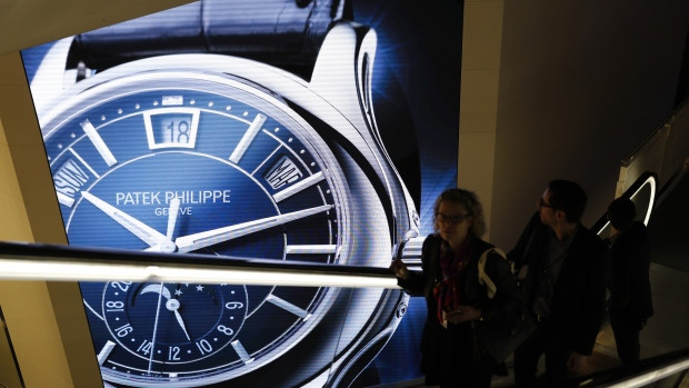 Nha san xuat dong ho Patek Philippe sap phai ban minh?