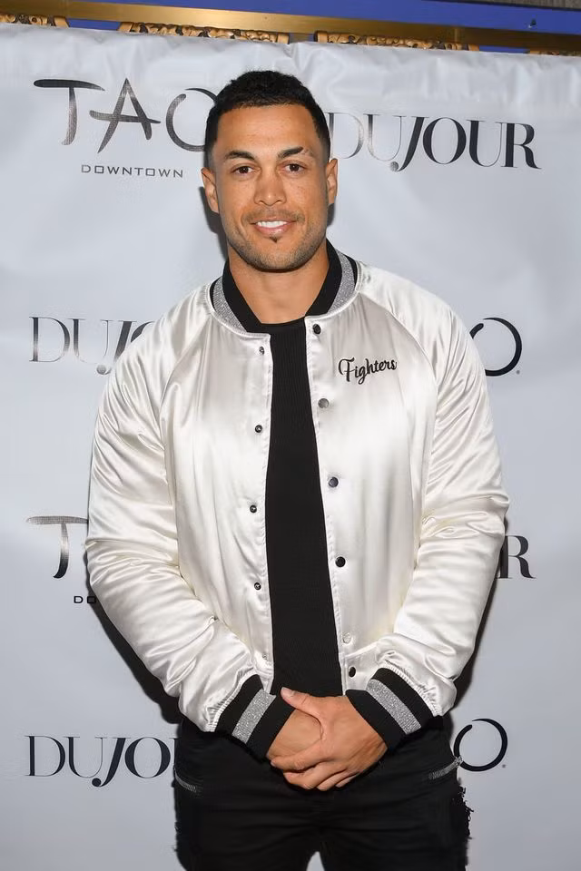 Trong khi một số vận động viên mua quần áo hàng hiệu thì ngôi sao bóng chày Giancarlo Stanton thường mua quần áo ở những cửa hàng bình dân. Nguồn ảnh: CNBC, Getty.