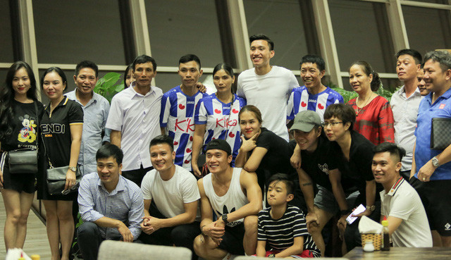 Thu nhập Văn Hậu, Công Phượng... xuất ngoại, ai 'khủng' nhất? Thu nhap Van Hau, Cong Phuong... xuat ngoai, ai 'khung' nhat?