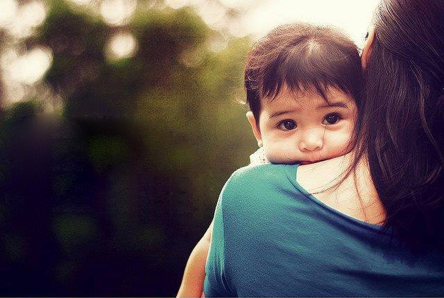 Nga vao vong tay nguoi yeu ban than