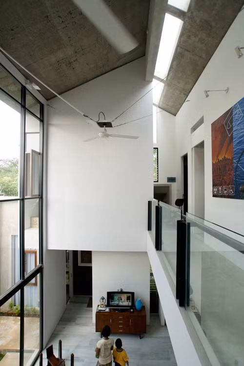 Nội thất theo hướng tối giản tạo thêm nhiều khoảng mở.