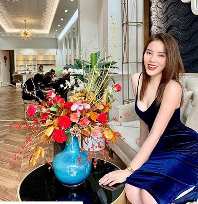 Bên cạnh đó, Hoa hậu Kỳ Duyên đã lấn sân sang lĩnh vực kinh doanh khi trở thành bà chủ một một cửa hàng làm móng cao cấp ở tuổi 22. Video: Hoa hậu Phạm Hương. Nguồn; VTC14.