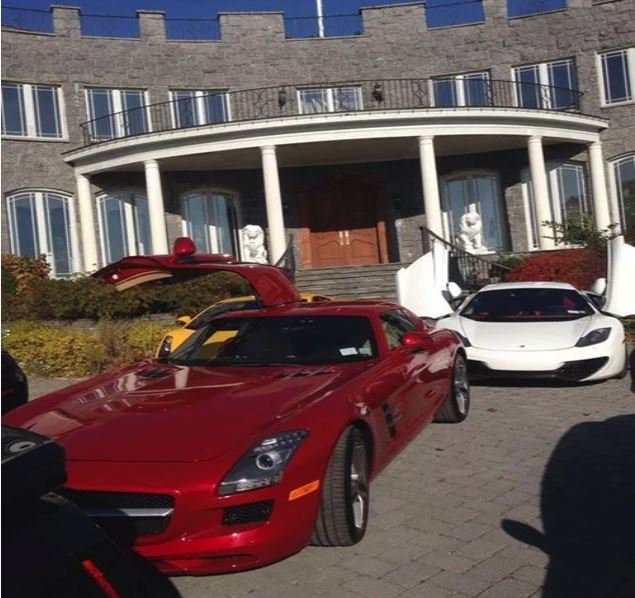 Hà Phương và ông xã sống trong căn biệt thự như tòa lâu đài tại Mỹ.