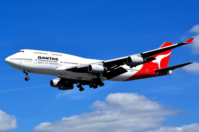 Với giá trung bình 0,11 USD/km, Qantas thực sự là một lựa chọn giá rẻ cho một hãng hàng không khá đầy đủ về dịch vụ. Qantas bay đến nhiều điểm trên khắp nước Úc nhưng cũng là điểm đến quốc tế ở châu Á, châu Âu và châu Mỹ.
