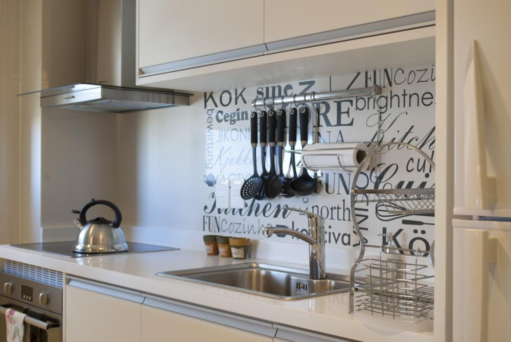 Một căn bếp chỉ đẹp vẫn chưa đủ mà cần phải đảm bảo được sự thoải mái cho người đứng nấu. Đừng tiếc tiền đầu tư vào kiểu tủ bếp có thiết kế thuận tiện, cho phép nấu ăn nhanh chóng và dễ dàng hơn. Nguồn ảnh: Houzz.