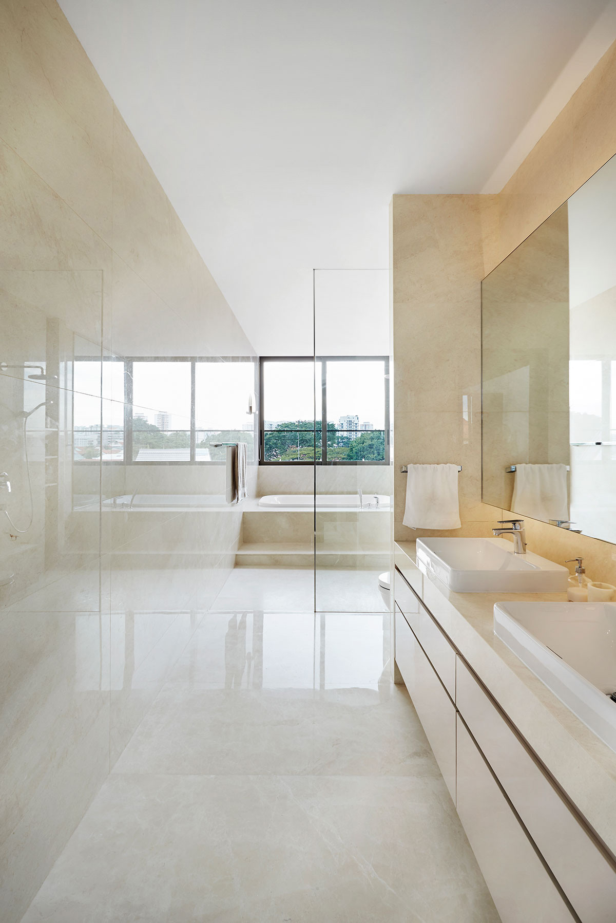 Phòng tắm sang trọng như khách sạn 5 sao. Nguồn ảnh: Iconinterior.