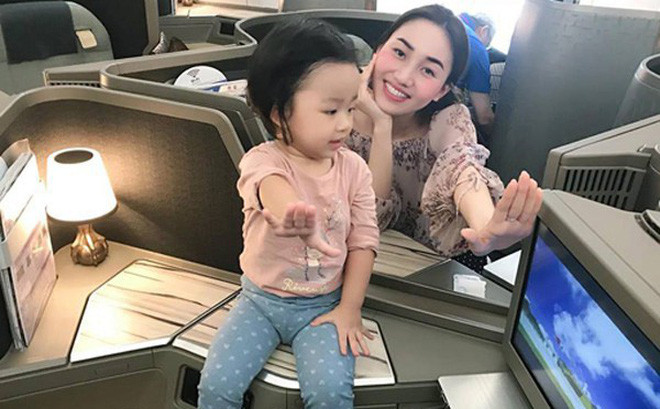 Từ khi kết hôn, Á hậu Trà My rời showbiz để tập trung chăm sóc gia đình. Trên trang cá nhân, Trà My thường xuyên khoe những chuyến du lịch cùng gia đình và bạn bè.