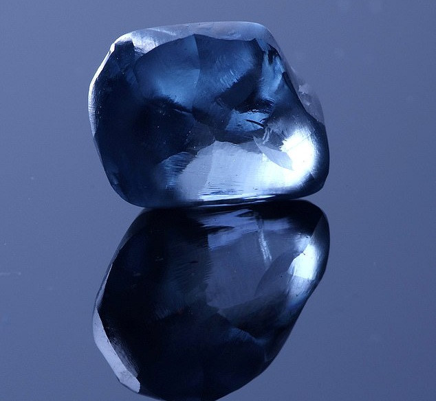 Viên kim cương Okavango Blue hình bầu dục có kích thước 20,46 carat.
