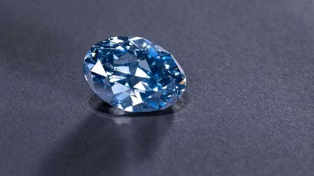 Botswana vừa công bố một viên kim cương màu xanh Okavango Blue, vượt qua cả độ tinh khiết của viên kim cương Hope.