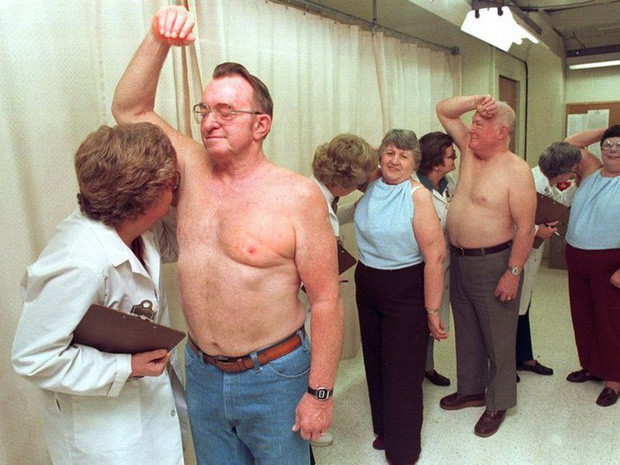 Tùy thuộc vào trình độ chuyên môn và thâm niên, công việc kỳ lạ này có thể mang về khoản thu nhập 9.000 USD (hơn 413 triệu đồng) đến 52.000 USD (gần 1,2 tỷ đồng) một năm.