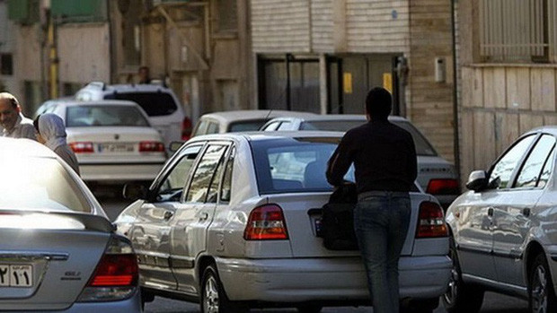 Để khắc phục tình trạng ùn tắc giao thông, chính phủ Ấn Độ đã ban hành chính sách lạ lùng, chỉ cho phép xe biển số chẵn lưu thông vào ngày chẵn và ngược lại.