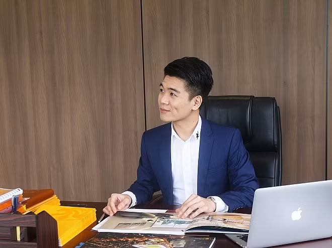 Khi chưa đầy 30 tuổi, chàng thiếu gia Đỗ Quang Vinh đã điều hành tập đoàn T&amp;T chi nhánh tại Mỹ.