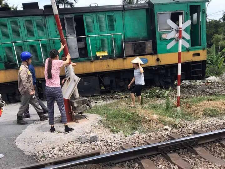 Quang Ninh: Dau tau hoa cho than mat lai lao vao nha dan