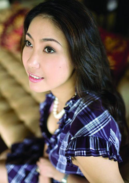 Dù có nhiều thuận lợi trong hoạt động nghệ thuật nhưng Hoa hậu Hà Kiều Anh vẫn chủ động đi theo con đường kinh doanh bất động sản từ rất sớm.