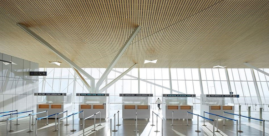 Đặc biệt, sân bay Ilan và Asaf Ramon có hàng rào chống tên lửa 30m.