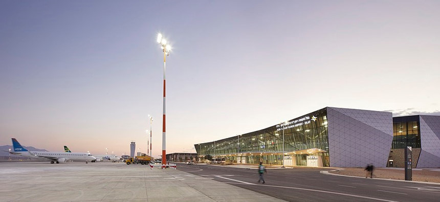 Dự kiến, sân bay sẽ đón 2,2 triệu hành khách mỗi năm. Theo kế hoạch mở rộng, con số đó có thể đạt 4,2 triệu hành khách vào năm 2030.