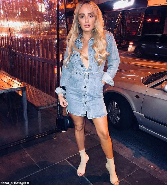 Zoe còn thường xuyên đi chơi xa bằng du thuyền.