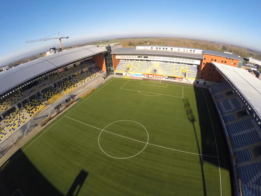 Giá vé vào sân nhà của CLB Nguyễn Công Phượng sắp đầu quân dao động từ 15 Euro (400.000 đồng) đến 85 Euro (2,2 triệu đồng). Ảnh: Stayen - STVV.