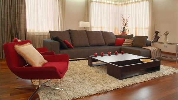 Di chuyển, kê lại đồ đạc như thay đổi bàn ghế, sofa là cách vừa đơn giản vừa nhanh để đem lại cảm giác mới mẻ, lạ lẫm cho căn phòng. Ảnh: Homedit.