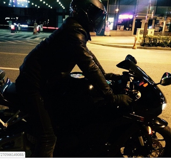 Những lúc rảnh rỗi, diễn viên Ji Chang Wook lại dành thời gian cho đam mê của mình. Ảnh: Instagram.