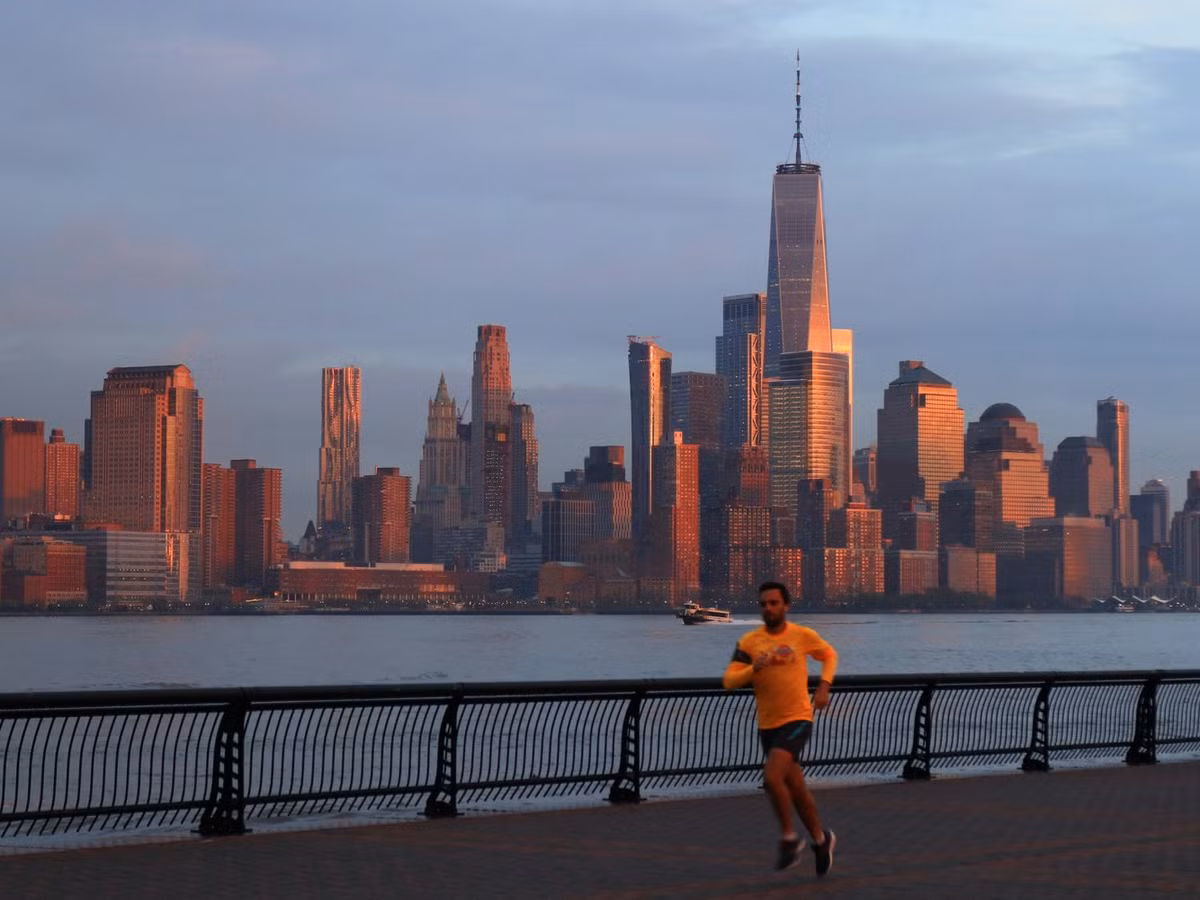 Tòa nhà duy nhất ở New York (Mỹ) lọt vào Top 10 là One World Trade Center với 541 m, 94 tầng.