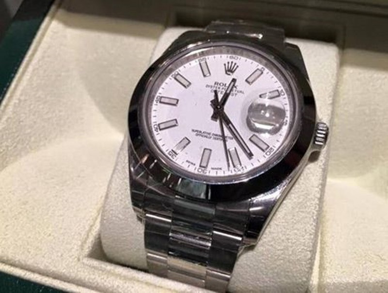 Nhân viên có thâm niên 10 năm sẽ được tặng một chiếc đồng hồ Rolex trị giá hàng trăm triệu đồng. Video: Cách thưởng Tết chỉ có ở Trung Quốc. Nguồn: VTC14..