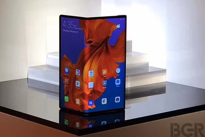 Huawei vua tiet lo chiec dien thoai co the gap lai tuyet dep