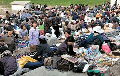 Theo Curtis Melvin, một nhà nghiên cứu tại Viện Hàn Quốc thuộc Đại học Johns Hopkins, có khoảng 396 khu chợ truyền thống ở Triều Tiên. Ảnh: Cornerstoneusa.