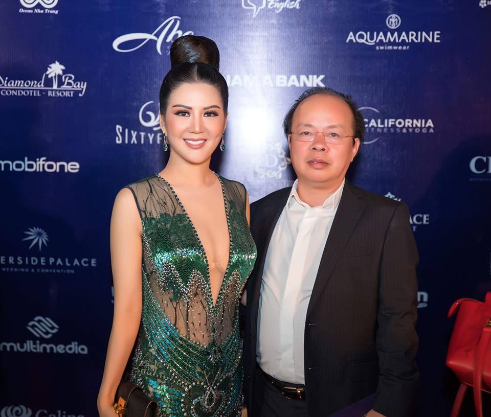 Trong một lần trả lời phỏng vấn trên tờ Dân Việt, ca sĩ Đinh Hiền Anh từng tâm sự, cô quyết định kết hôn với Bộ trưởng Huỳnh Quang Hải vì những phẩm chất tuyệt vời cô cảm nhận được từ ông, chứ không phải vì tiền bạc hay địa vị như nhiều người đồn đại. Ảnh: VTC.