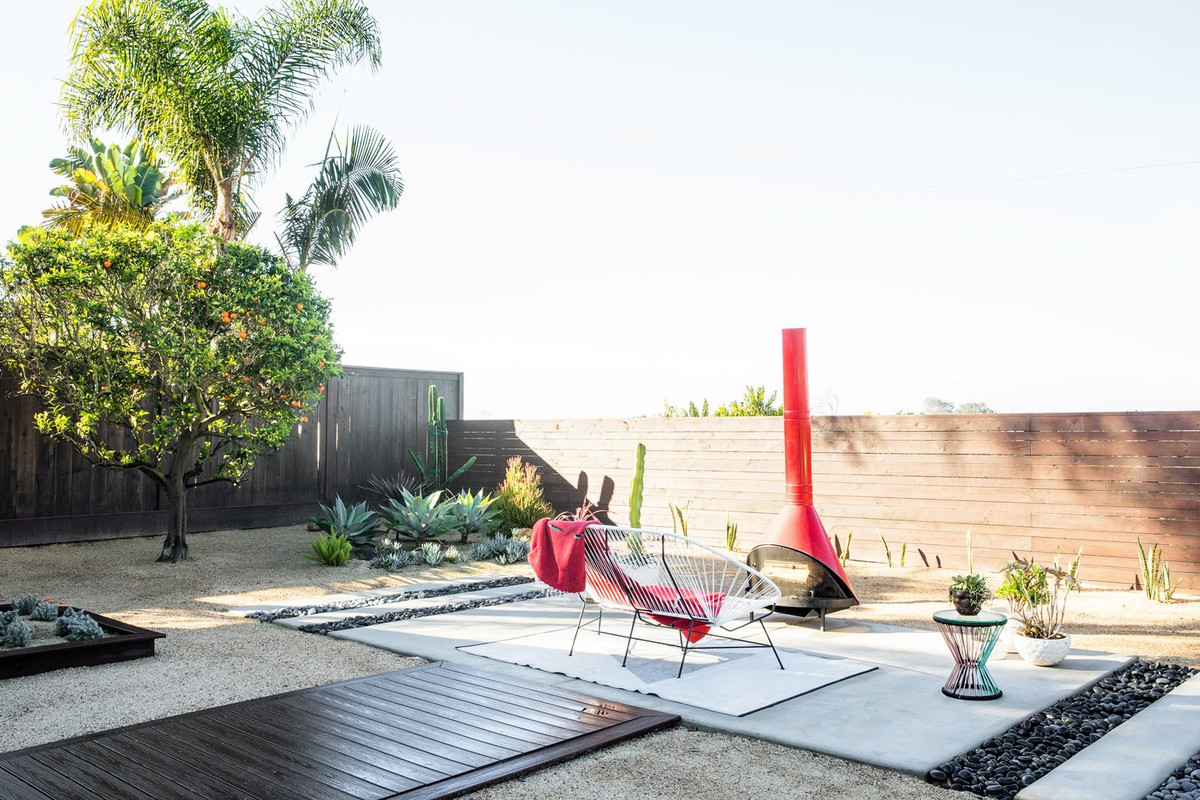 Góc vườn phục vụ nhu cầu tổ chức tiệc ngoài trời. Nguồn ảnh: Dwell.